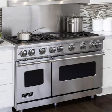 A photo of a Viking stovetop and oven.